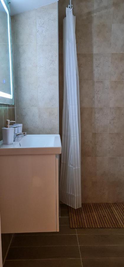 New Modern Apartment In The Center Of Tirana Exterior foto